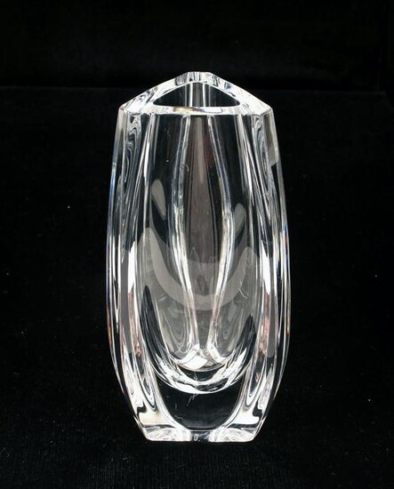 BACCARAT CRYSTAL BOUTON D'OR TRIANGLE BUD VASE