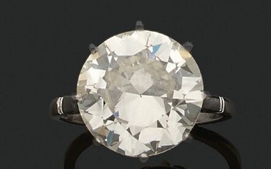 BAGUE «SOLITAIRE» Diamant rond, demi taille... - Lot 56 - Aguttes