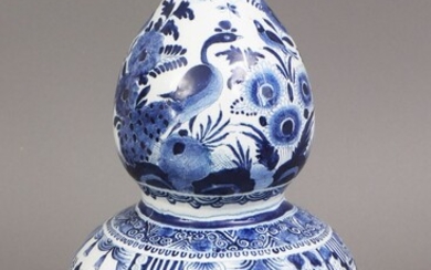 BERLINER Fayence Vase mit Chinoiserien
