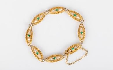 Bracelet en or et platine, les maillons étirés sertis de perles, émeraudes et intercalés de...