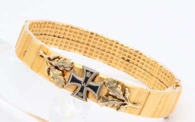 Bracelet, laiton doré, bijou patriotique, probablement fabriqué à partir de l'anneau de guidage d'une grenade,...