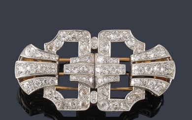 Broche doble-clip 'art decó' con diamantes talla antigua y 8/8 de aprox. 5,20 ct en total. Años '30.