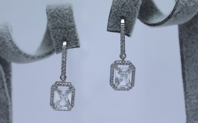 Certified 4.6 ctw diamond earrings - 14k white gold