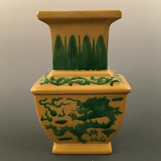 Chinese Green Glazed 'Dragon' Square Vase, Qianlong