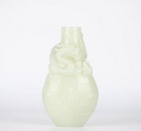 Chinese Hetian jade carved dragon vase, 18th century