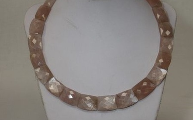 Collier en perles de quartz rose, fermoir... - Lot 556 - Enchères Maisons-Laffitte