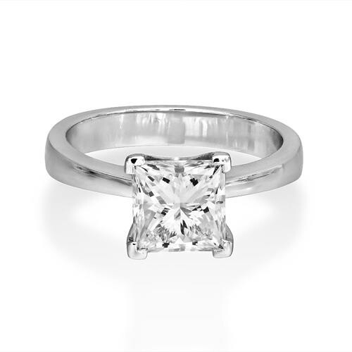 Diamond ring set with 2.01ct. diamond. This Diamond Solitair...