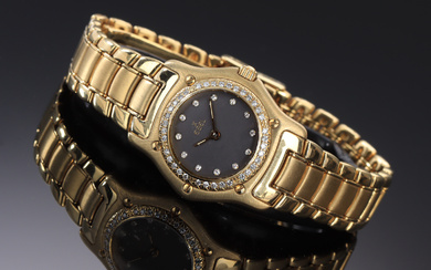 Ebel '1911'. Ladies' watch in 18 kt. gold with gray disc and diamonds, approx. The 1990s