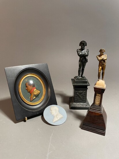 Ensemble de deux sculptures figurant Napoléon... - Lot 56 - Binoche et Giquello