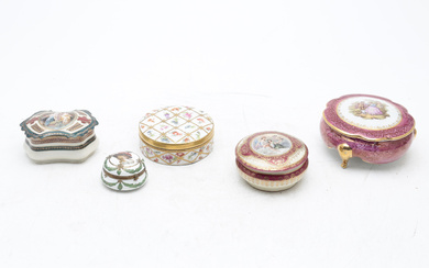 Five boxes in Viennese and Limoges porcelain, early decades of the 20th Century.