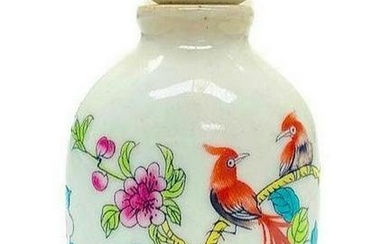 Fly Like A Bird Chinese Handmade Porcelain Snuff Bottle