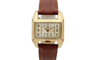 Gruen. A gold plated manual wind rectangular drivers wristwatch Circa 1940