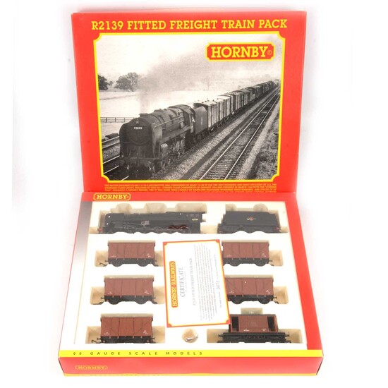 Hornby OO gauge model railway set R2139 Fitted Freight Train Pack