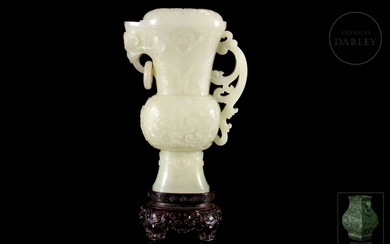 Jarrón de jade blanco en forma de copa, dinastía Qing
