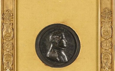 L’Empereur Napoléon Ier en buste de profil....