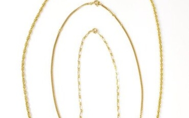 LOT of two 750 gold chains ‰, pds 1.9 g and 8.6 g, one metal chain is attached to it