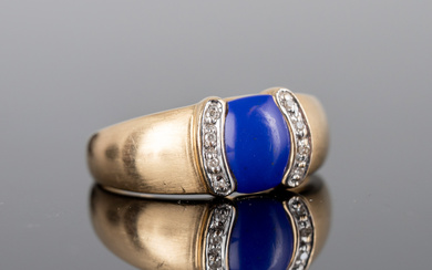 Lapis lazuli ring.