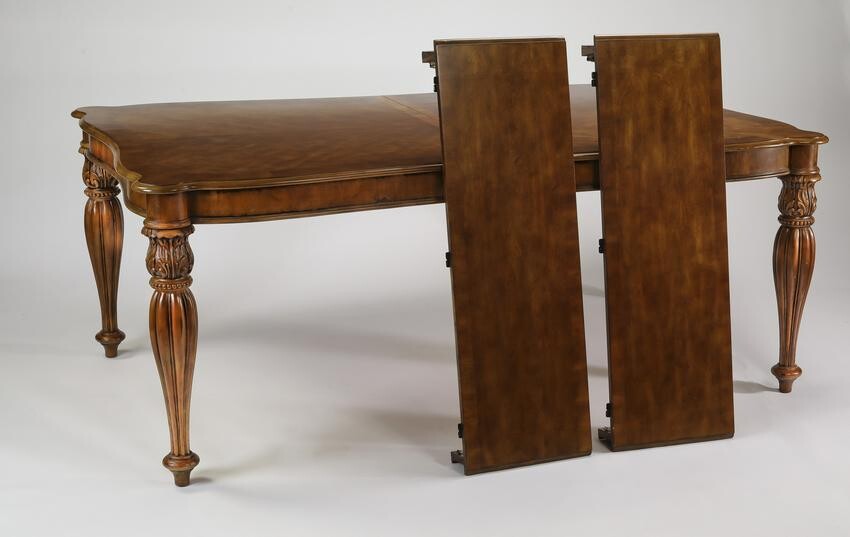 Louis XV style mahogany dining table with two leaves