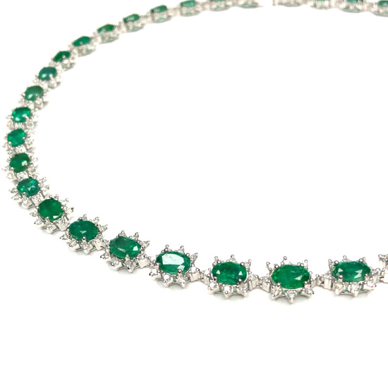 Luxurious Emerald & Diamond Halo Collar Necklace