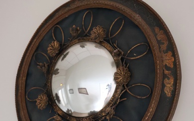 Miroir rond en bois peint, doré, fils de métal et fleurettes, à fond de tissu,...