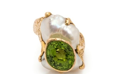PERIDOT AND CULTURED PEARL RING