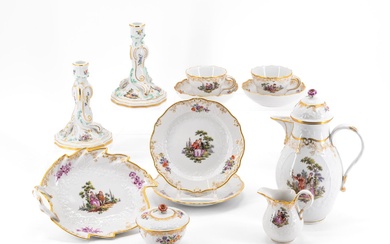 PORCELAIN DESSERT SERVICE FOR TWELVE PEOPLE WITH COLOURED COTTON WOOL...
