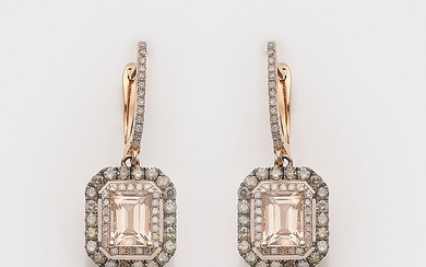 Paire d'élégantes boucles d'oreilles Morganite-Diamant en or rose, taille 750. 2 Morganites abricot d'un total...