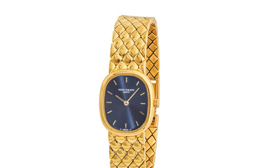 Patek Philippe. A fine lady's 18K gold quartz bracelet watch...