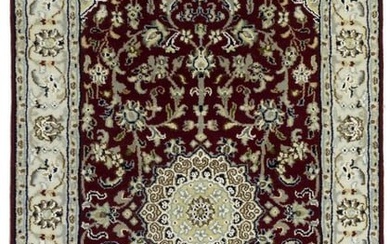 Red Floral Classic Hand-Knotted 25X49 Indo-Nain Oriental Rug Bedroom Carpet