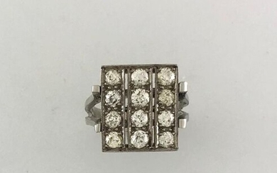 Ring in 750°/°° gold and platinum with geometric diamond paving, Circa 1935, Finger size 50, Gross weight: 7,76g