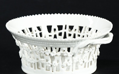 Royal Copenhagen / Royal Porcelain. The pearl set. Round fruit basket, porcelain, 1st variety.