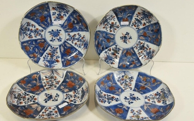 Series of 4 compote dishes in 18th century Chinese porcelain with Imari decoration (diam.22cm, gin)