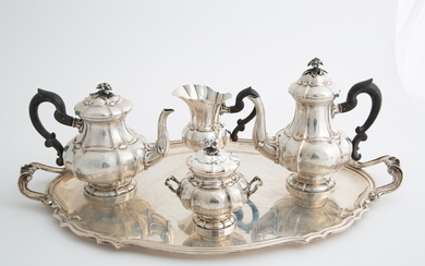 Silver tea and coffee set, gr. 5810 ca.