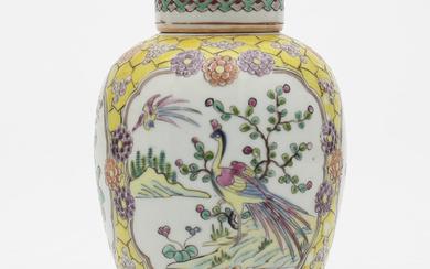 Small porcelain jar, early 20th Century.