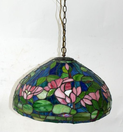 Stained glass water lily motif shade