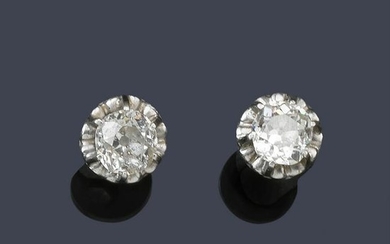 Stud earrings with old cut diamonds of approx. 1.00 ct