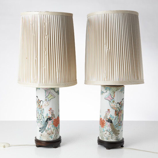 TABLE LAMPS, 1 pair, porcelain, China, 20th century, screens included.