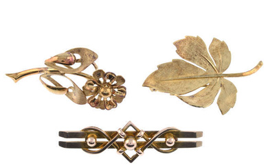 Three gold early to mid 20th C brooches