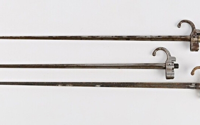 Trois lames cruciformes de baïonnette LEBEL... - Lot 56 - Vasari Auction