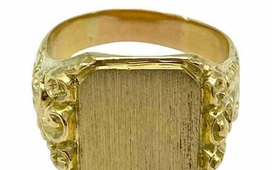 Victorian 14K Yellow Gold Signet Ring