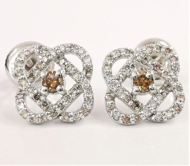 0.10 ct vs fancy brown & 0.56 ct vs fancy pink diamonds designer stud earrings - 14 kt. White gold - Earrings Diamond - Diamonds, AIG Certified No Reserve