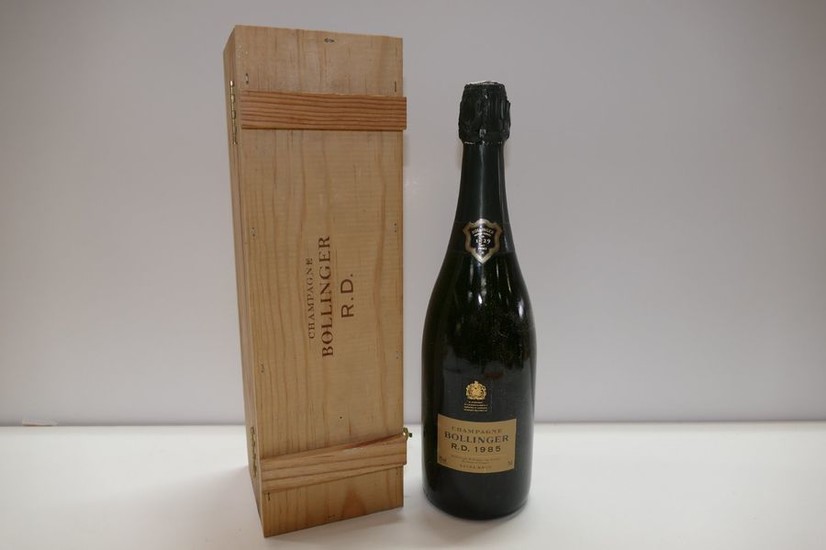 1 Btle Champagne Bollinger R.D. 1985 in wooden...