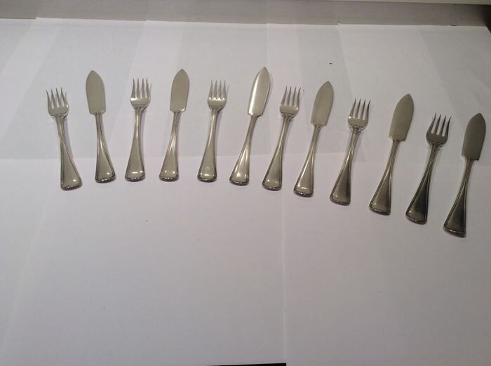12 piece Silver Fish Cutlery with Fillet Edge Fa. J.M. Van Kempen & Zn / Voorschoten 1912 (12) - .833 silver - Netherlands - Early 20th century
