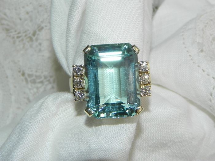 14 kt. Gold - Ring Aquamarine and diamonds