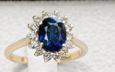 1.75 Carat Blue Sapphire And Diamonds Ring - 14 kt. Yellow gold - Ring - 1.75 ct Sapphire - Diamonds