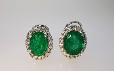 18 kt. White gold - Earrings - 3.11 ct Emerald - Diamonds