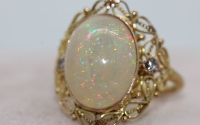 18 kt. Yellow gold - Ring - 8.00 ct Opal - Diamonds