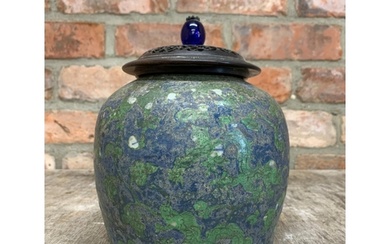 19th century Chinese porcelain scent jar, enamelled with gre...