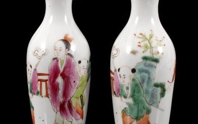2 porcelain vases with decor of figures, China ca.1720
