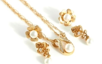 Pearl and diamond pendant necklace and pairs of earrings (5pcs)